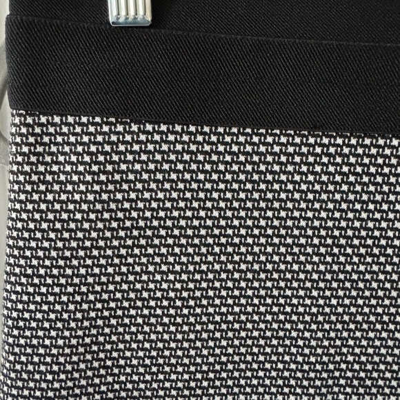 BCBG Max Azria, S, Black/White Skirt, decorative Black Elastic Waistband, NWOT - Picture 2 of 15